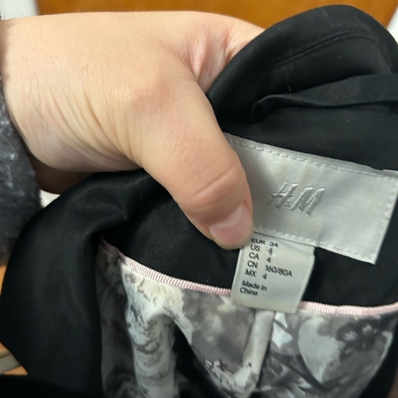 H&M SINGLE BREASTED PLEATED BLAZER - Picture 3 of 4